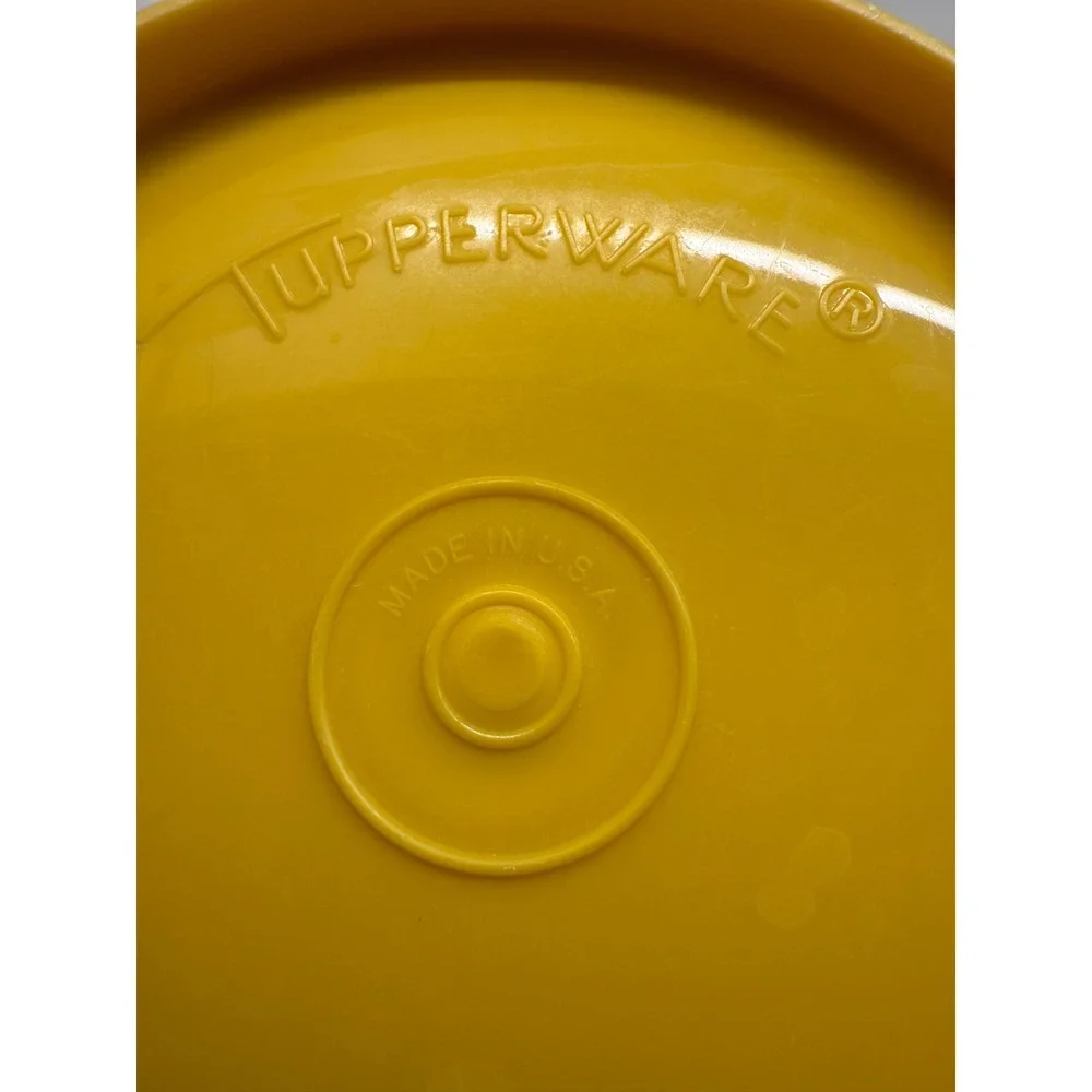 Vintage Tupperware Servalier Bowl Yellow Square‎ Lid 937-4 Mid-Century Modern